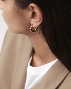 Arrow Earrings in Gold