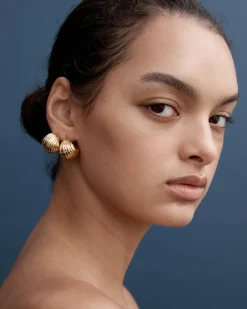Beau Earrings in Gold