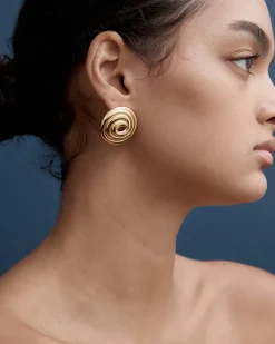 Scarlet Earrings in Gold